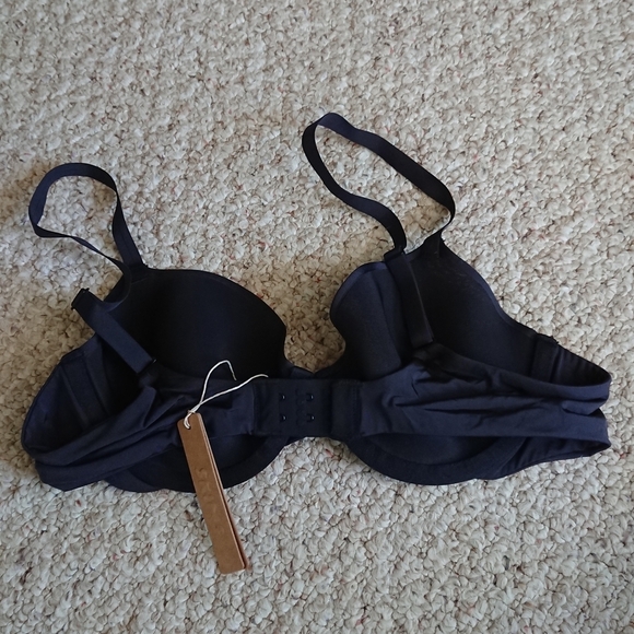 Skims weightless black demi Bra size 38A - Picture 2 of 10